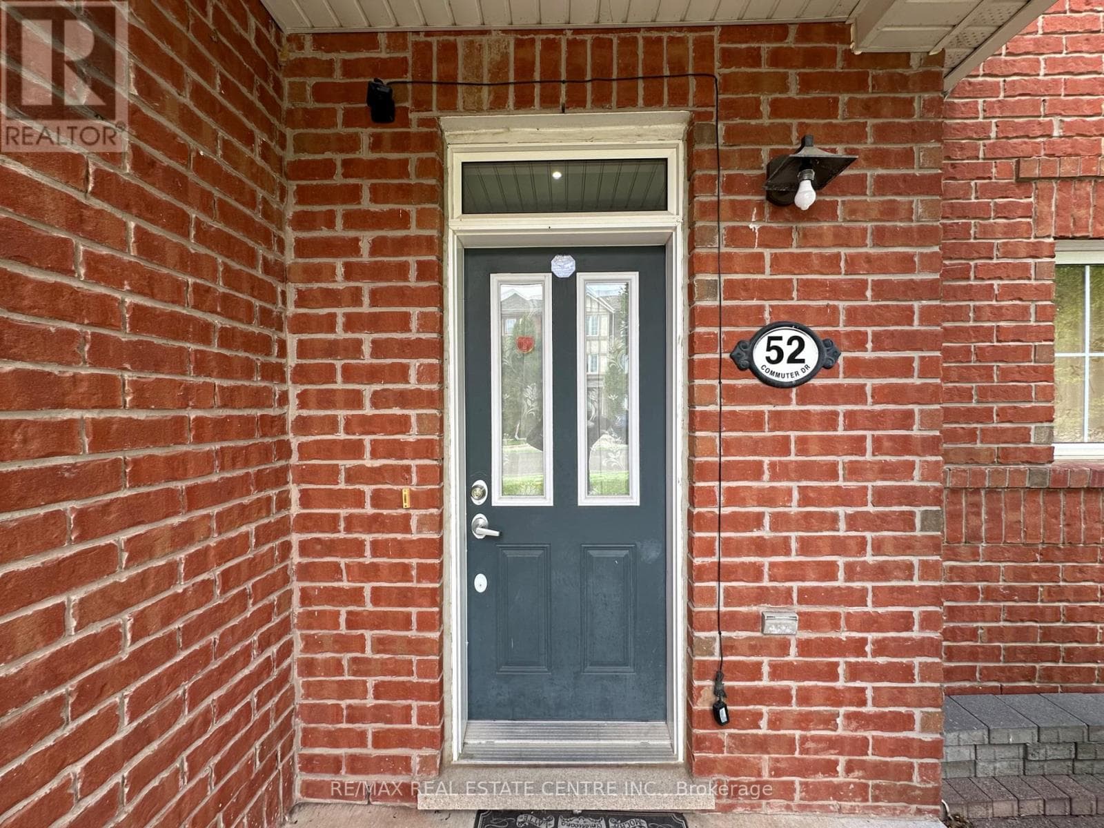 Single Family at 52 Commuter Drive, Brampton (Northwest Brampton), Ontario - Photo 9 - RE/MAX Garden City Realty