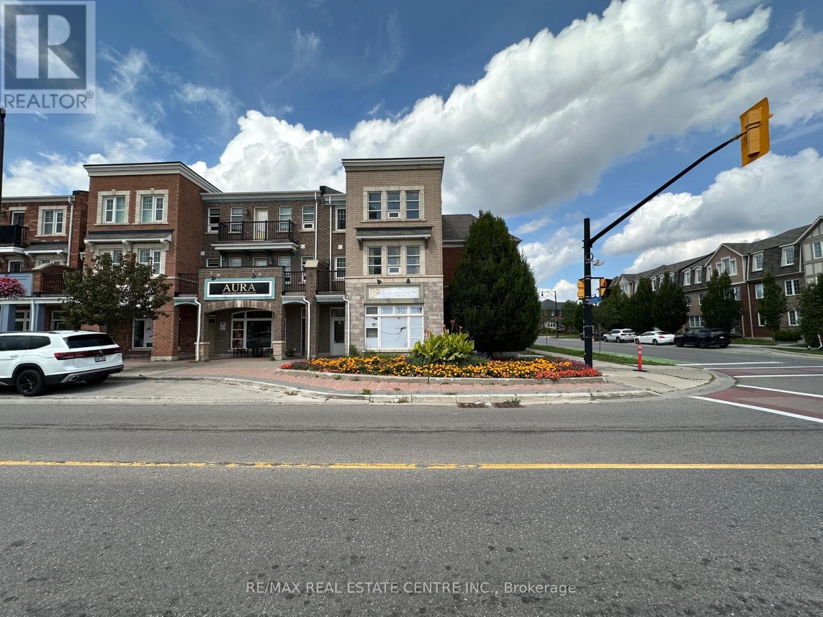 Single Family at 52 Commuter Drive, Brampton (Northwest Brampton), Ontario - Photo 2 - RE/MAX Garden City Realty
