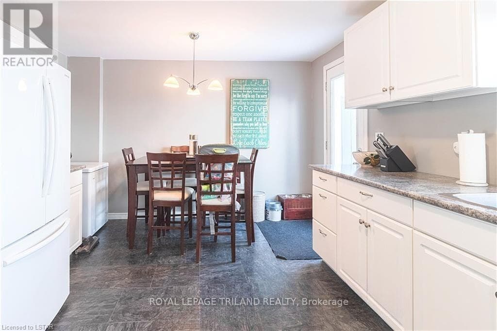 Single Family at 1441 PERTH Avenue, London East (East D), Ontario - Photo 6 - RE/MAX Garden City Realty