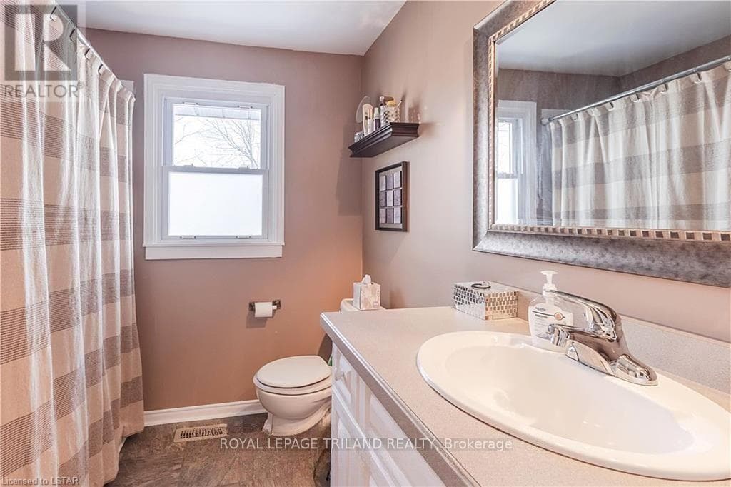 Single Family at 1441 PERTH Avenue, London East (East D), Ontario - Photo 7 - RE/MAX Garden City Realty