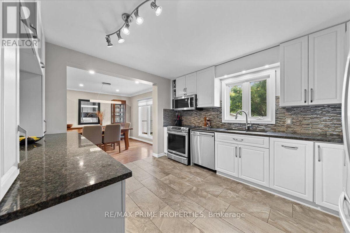 Single Family at 1009 Driftwood Crescent, Ottawa, Ontario - Photo 10 - RE/MAX Garden City Realty