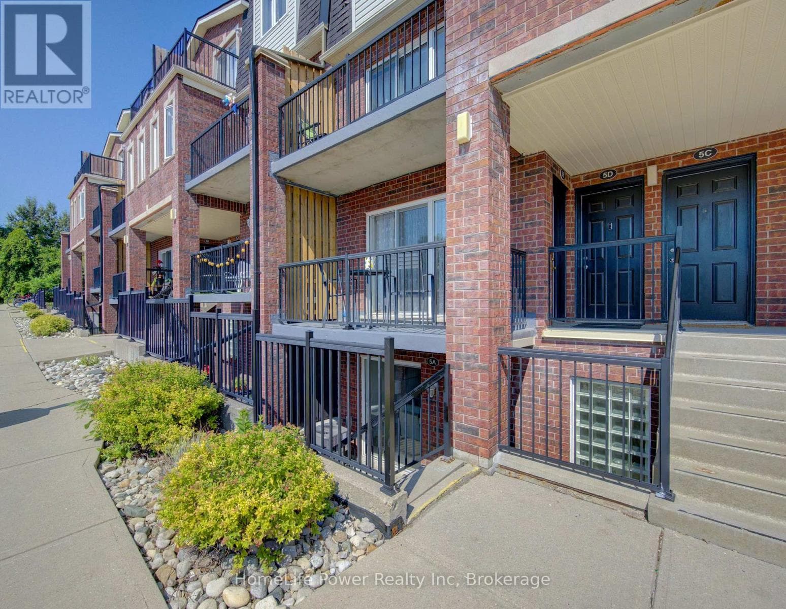 5A- 45 Cedarhill Crescent