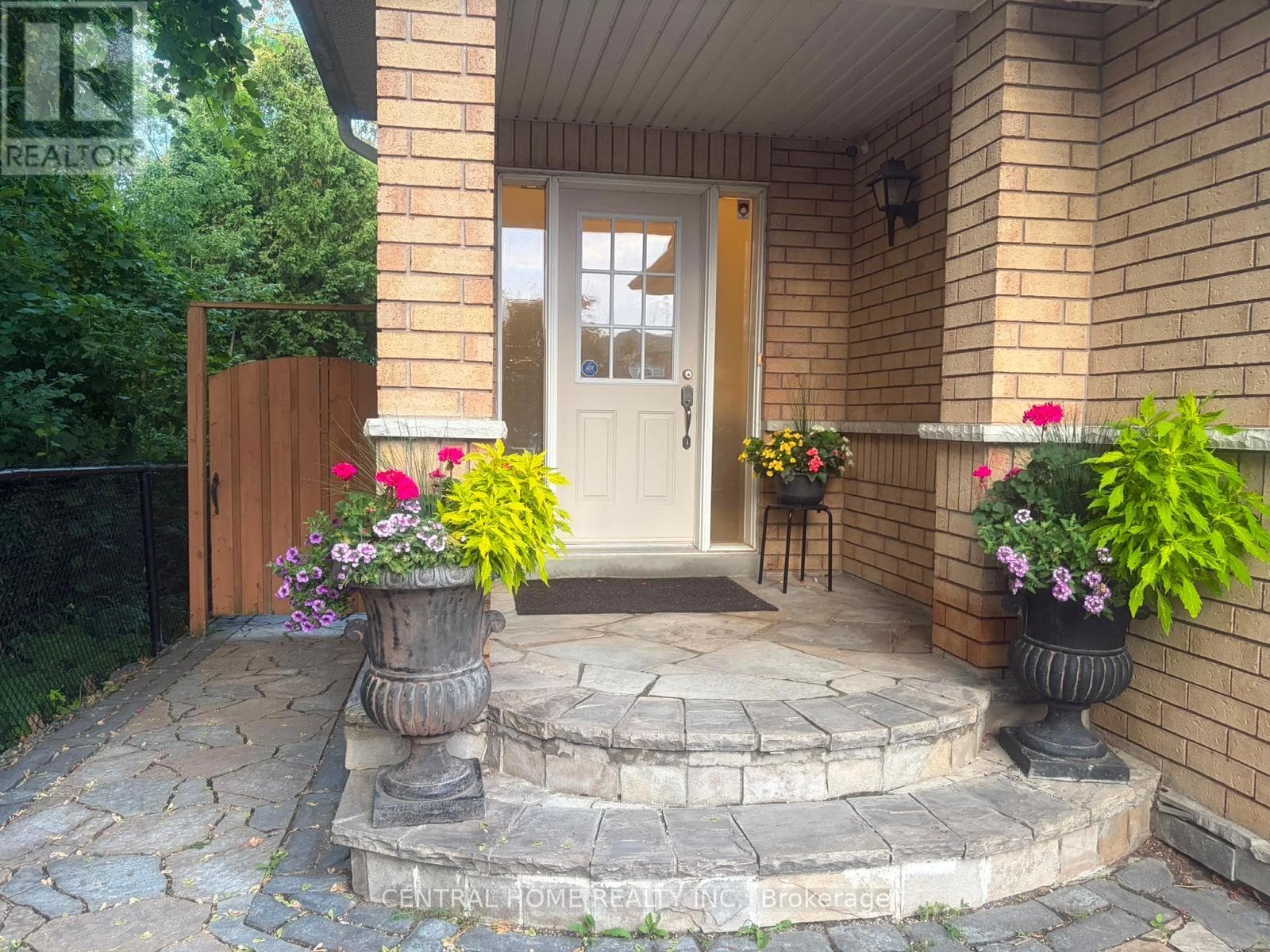 Single Family at 75 Bayswater Avenue, Richmond Hill (Oak Ridges Lake Wilcox), Ontario - Photo 2 - RE/MAX Garden City Realty
