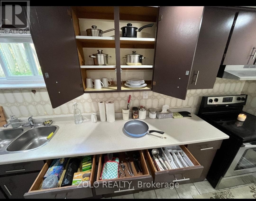 Single Family at 3402 Frobex Court, Mississauga (Erindale), Ontario - Photo 2 - RE/MAX Garden City Realty