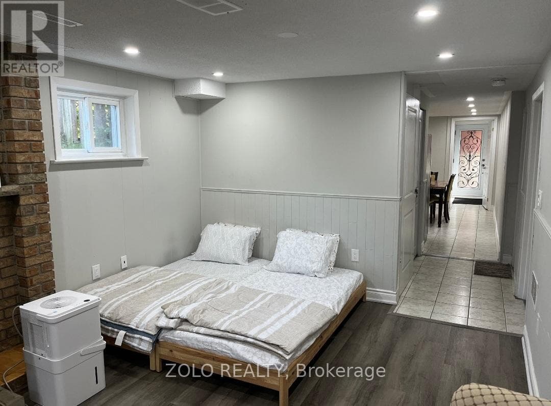 Single Family at 3402 Frobex Court, Mississauga (Erindale), Ontario - Photo 4 - RE/MAX Garden City Realty