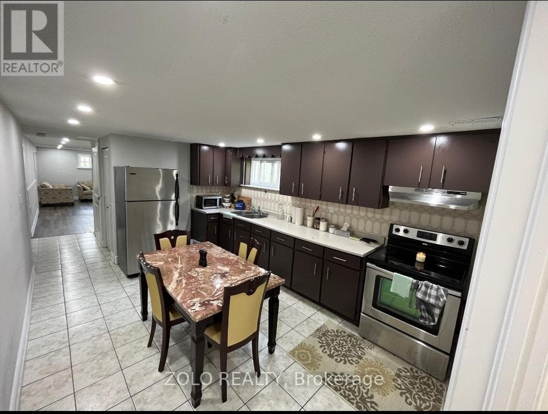 Single Family at 3402 Frobex Court, Mississauga (Erindale), Ontario - Photo 8 - RE/MAX Garden City Realty