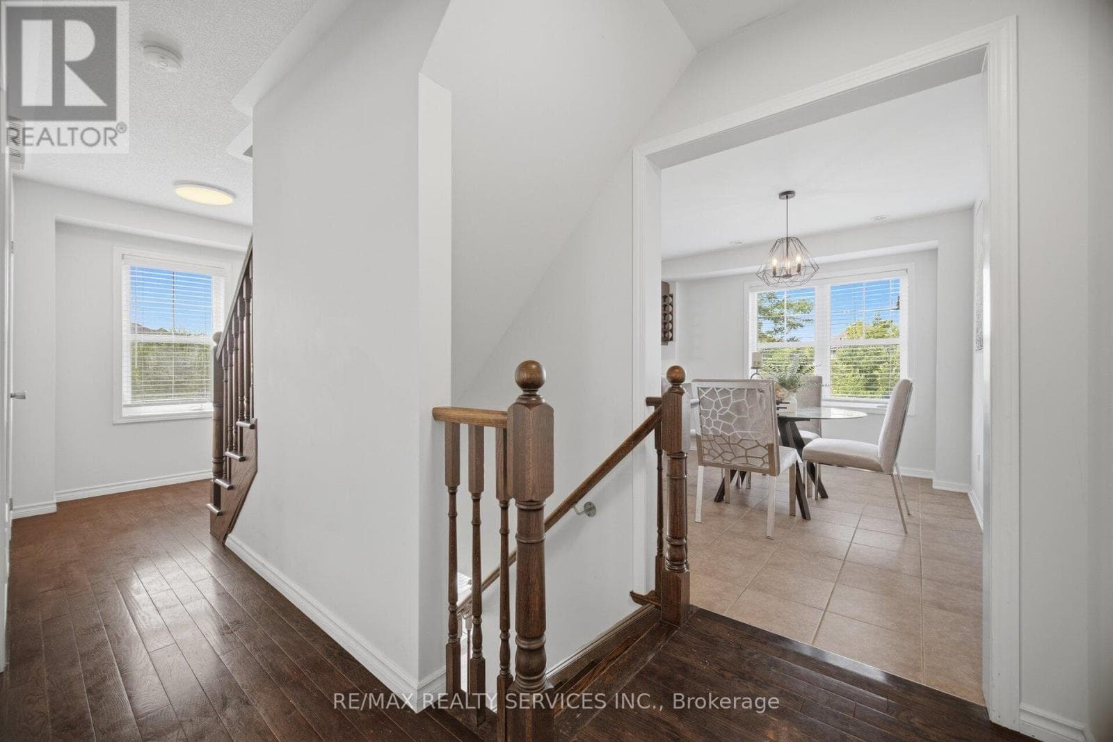 Single Family at 6 Viewforth Road, Brampton (Northwest Brampton), Ontario - Photo 10 - RE/MAX Garden City Realty