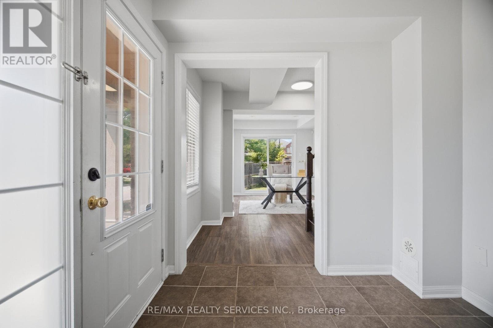 Single Family at 6 Viewforth Road, Brampton (Northwest Brampton), Ontario - Photo 8 - RE/MAX Garden City Realty