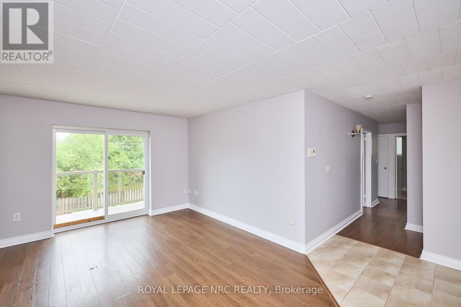 Multi-family at 11- 98 Woodlawn Road, Welland (N. Welland), Ontario - Photo 3 - RE/MAX Garden City Realty