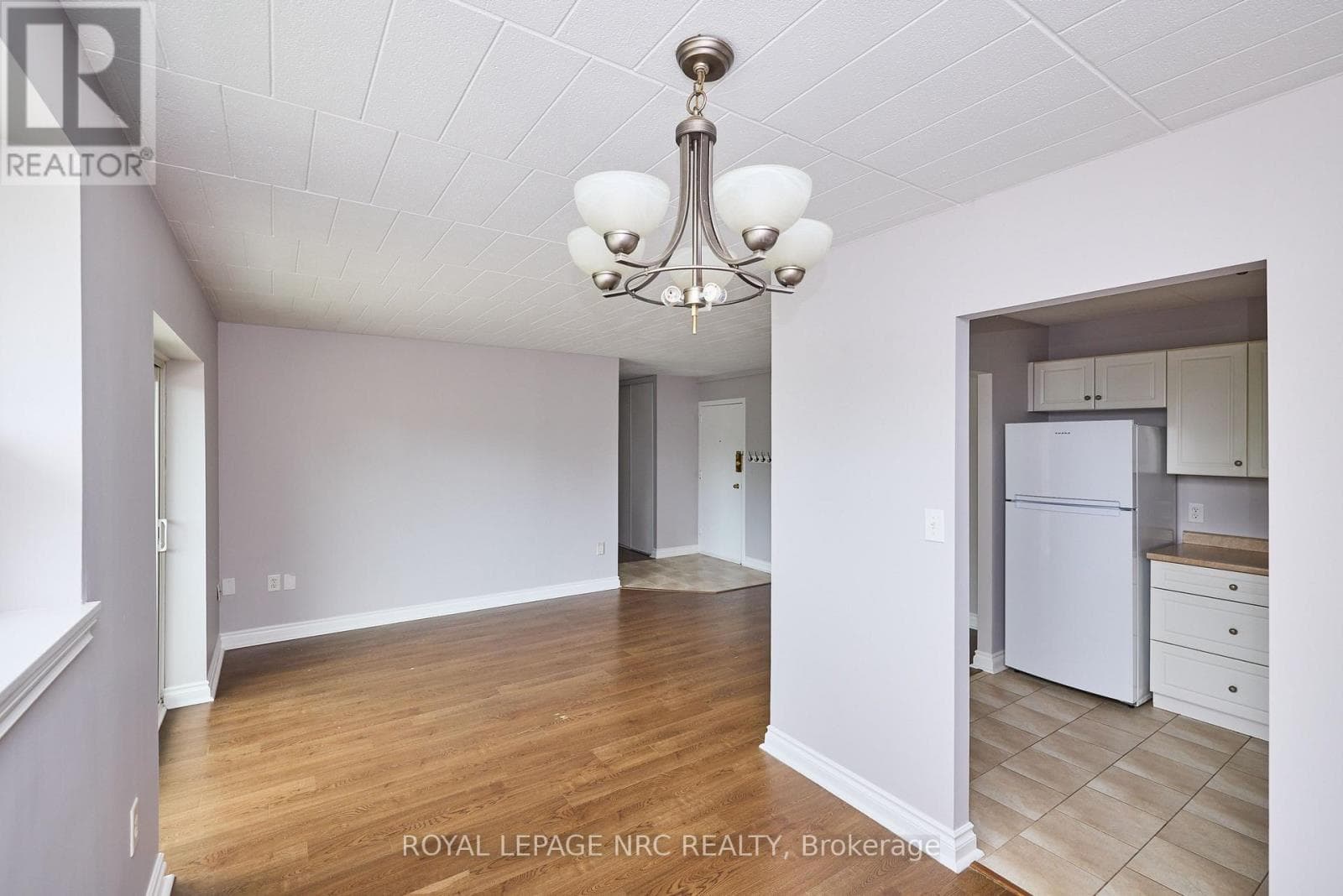 Multi-family at 11- 98 Woodlawn Road, Welland (N. Welland), Ontario - Photo 7 - RE/MAX Garden City Realty