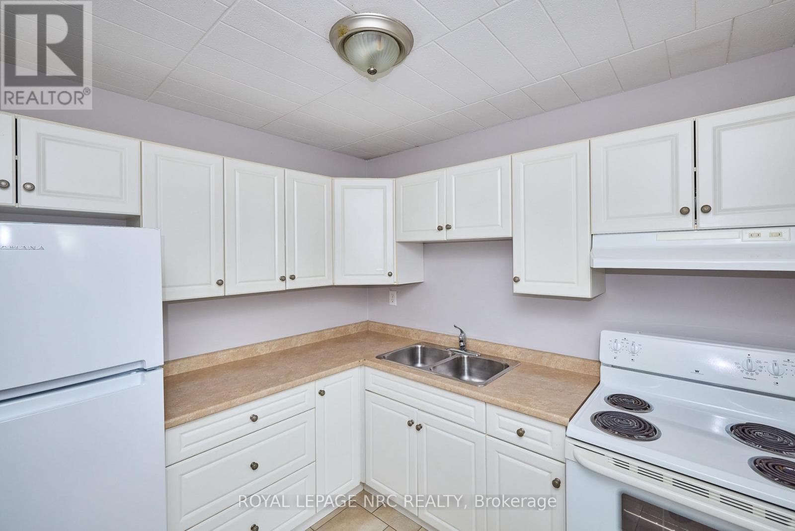 Multi-family at 11- 98 Woodlawn Road, Welland (N. Welland), Ontario - Photo 9 - RE/MAX Garden City Realty