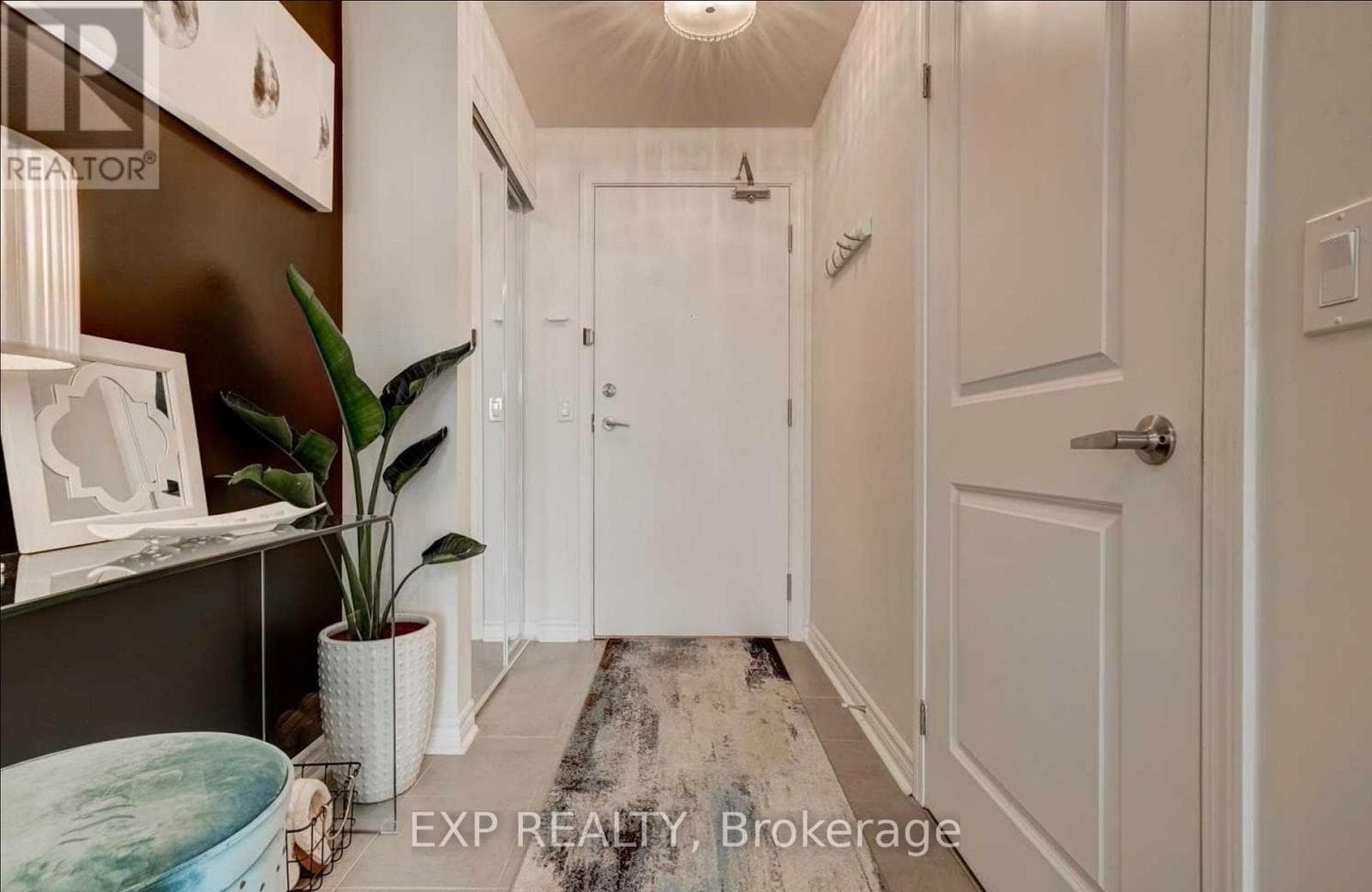 Single Family at 419- 2522 Keele Street, Toronto (Maple Leaf), Ontario - Photo 2 - RE/MAX Garden City Realty