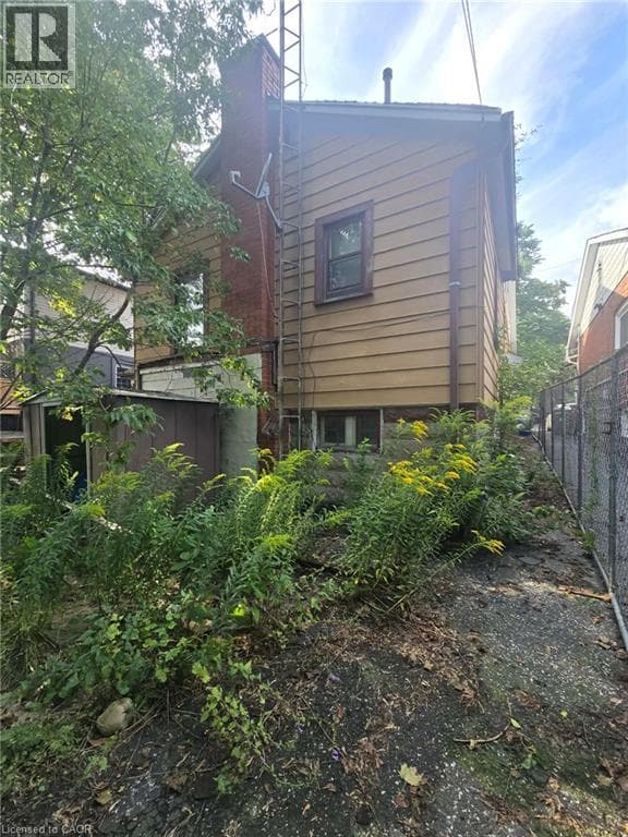 Single Family at 25 BEACHDALE Avenue, Toronto, Ontario - Photo 4 - RE/MAX Garden City Realty