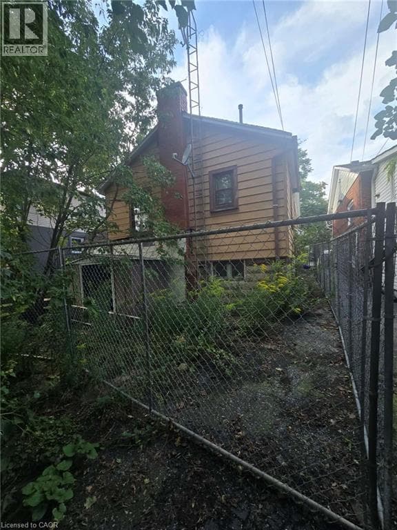 Single Family at 25 BEACHDALE Avenue, Toronto, Ontario - Photo 5 - RE/MAX Garden City Realty