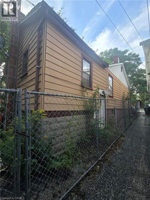 Single Family at 25 BEACHDALE Avenue, Toronto, Ontario - Photo 3 - RE/MAX Garden City Realty