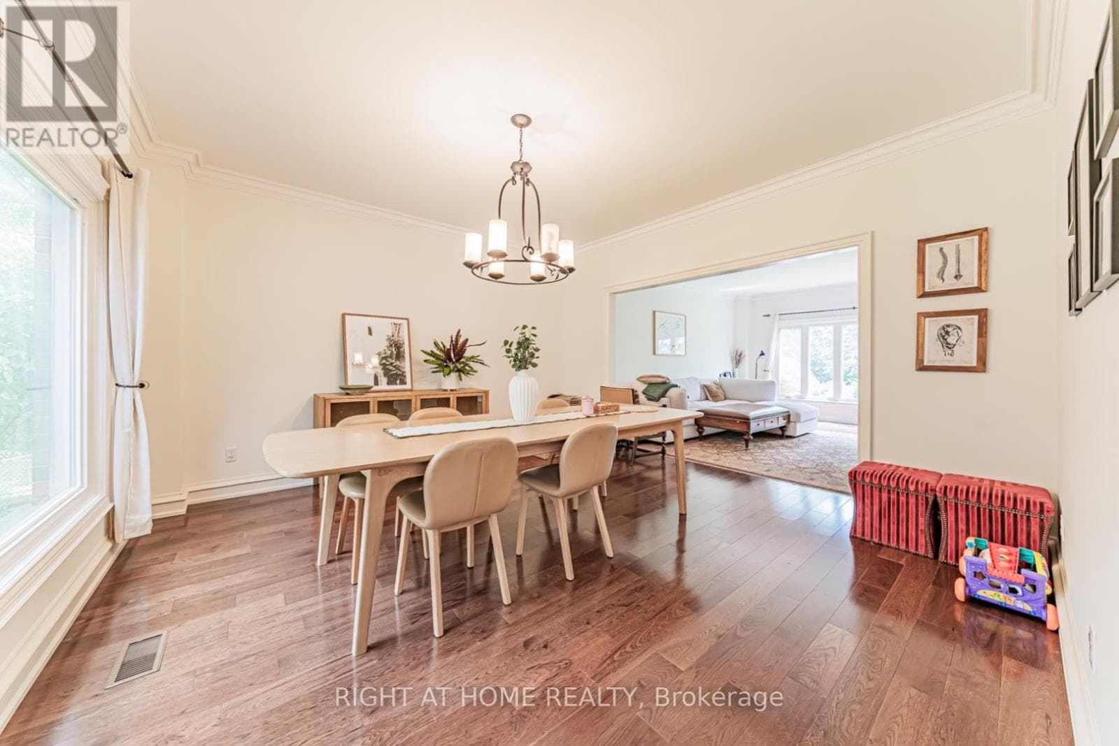 Single Family at 2175 Oneida Court, Mississauga (Erindale), Ontario - Photo 7 - RE/MAX Garden City Realty