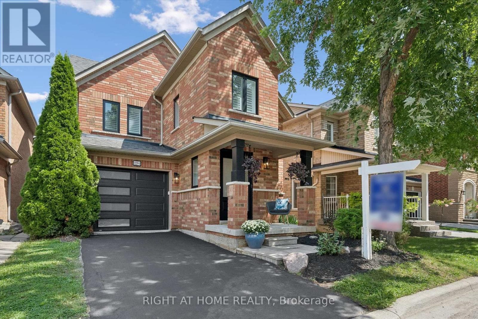 2294 Seton Crescent