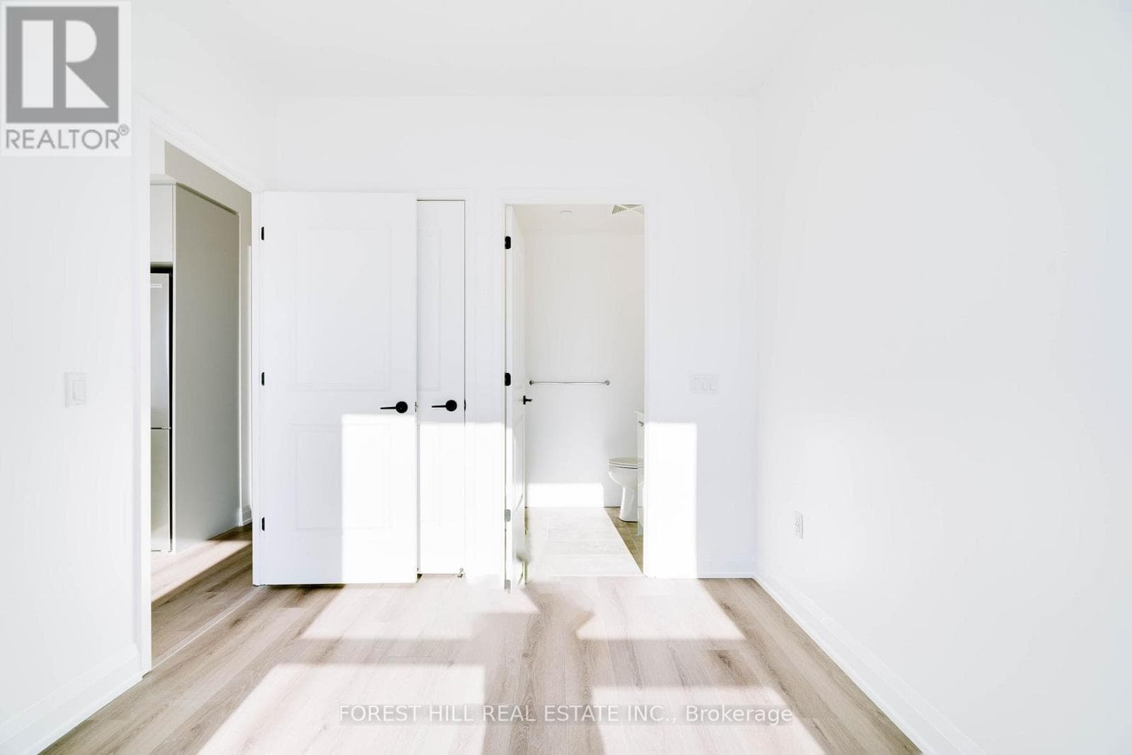 Single Family at 807- 2343 Khalsa Gate, Oakville (WM Westmount), Ontario - Photo 10 - RE/MAX Garden City Realty