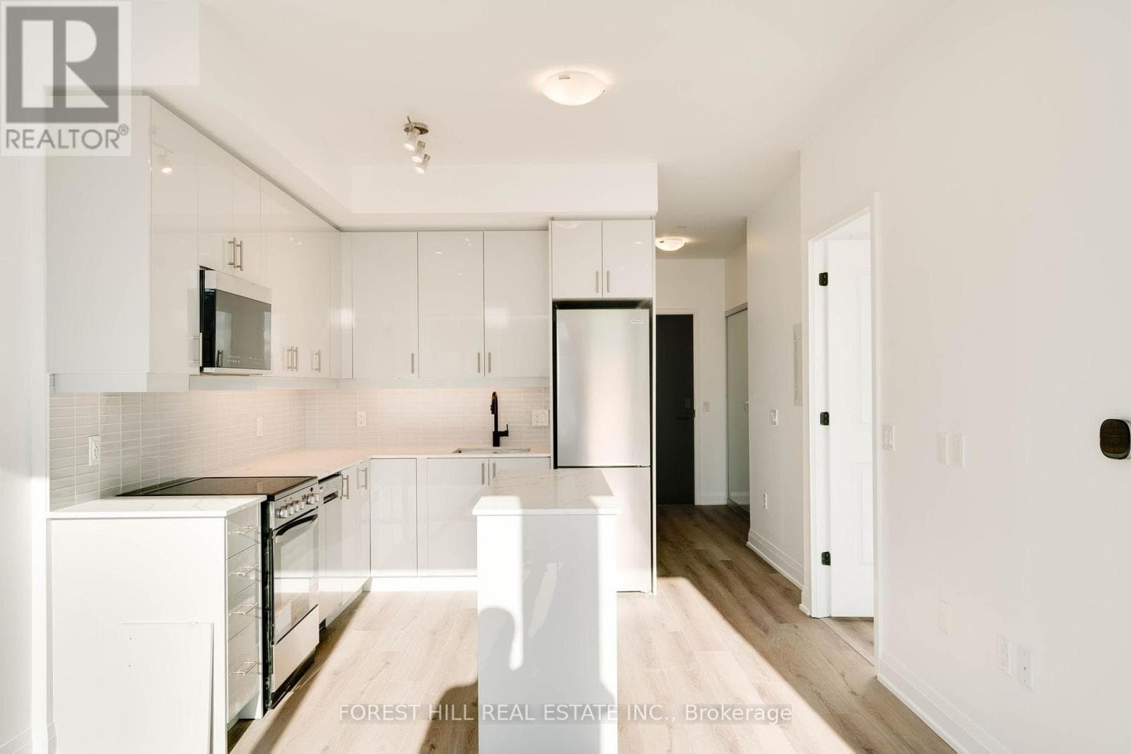 Single Family at 807- 2343 Khalsa Gate, Oakville (WM Westmount), Ontario - Photo 5 - RE/MAX Garden City Realty