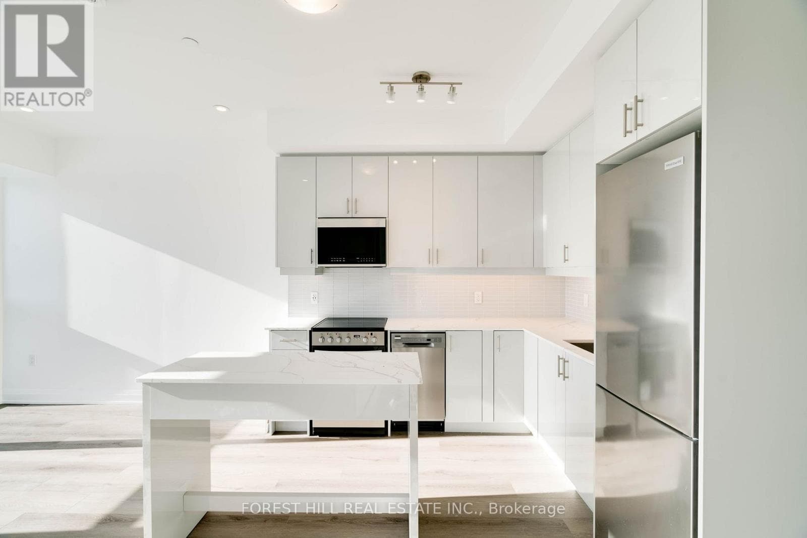 Single Family at 807- 2343 Khalsa Gate, Oakville (WM Westmount), Ontario - Photo 6 - RE/MAX Garden City Realty