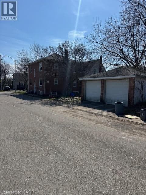 Multi-family at 4077 HICKSON Avenue, Niagara Falls, Ontario - Photo 4 - RE/MAX Garden City Realty
