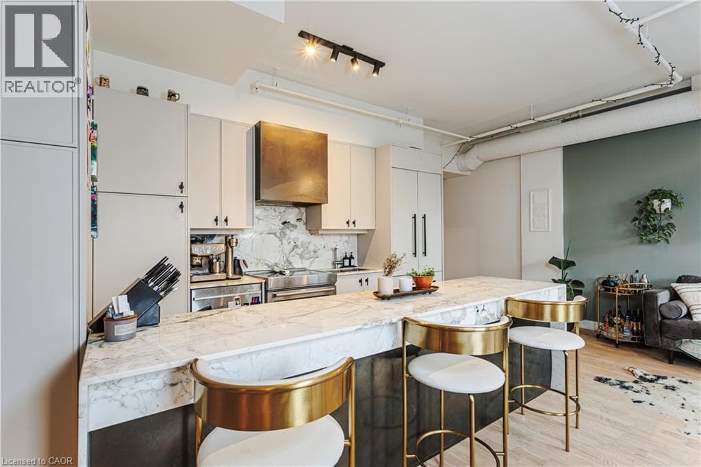 Single Family at 208- 152 ANNETTE Street, Toronto, Ontario - Photo 6 - RE/MAX Garden City Realty