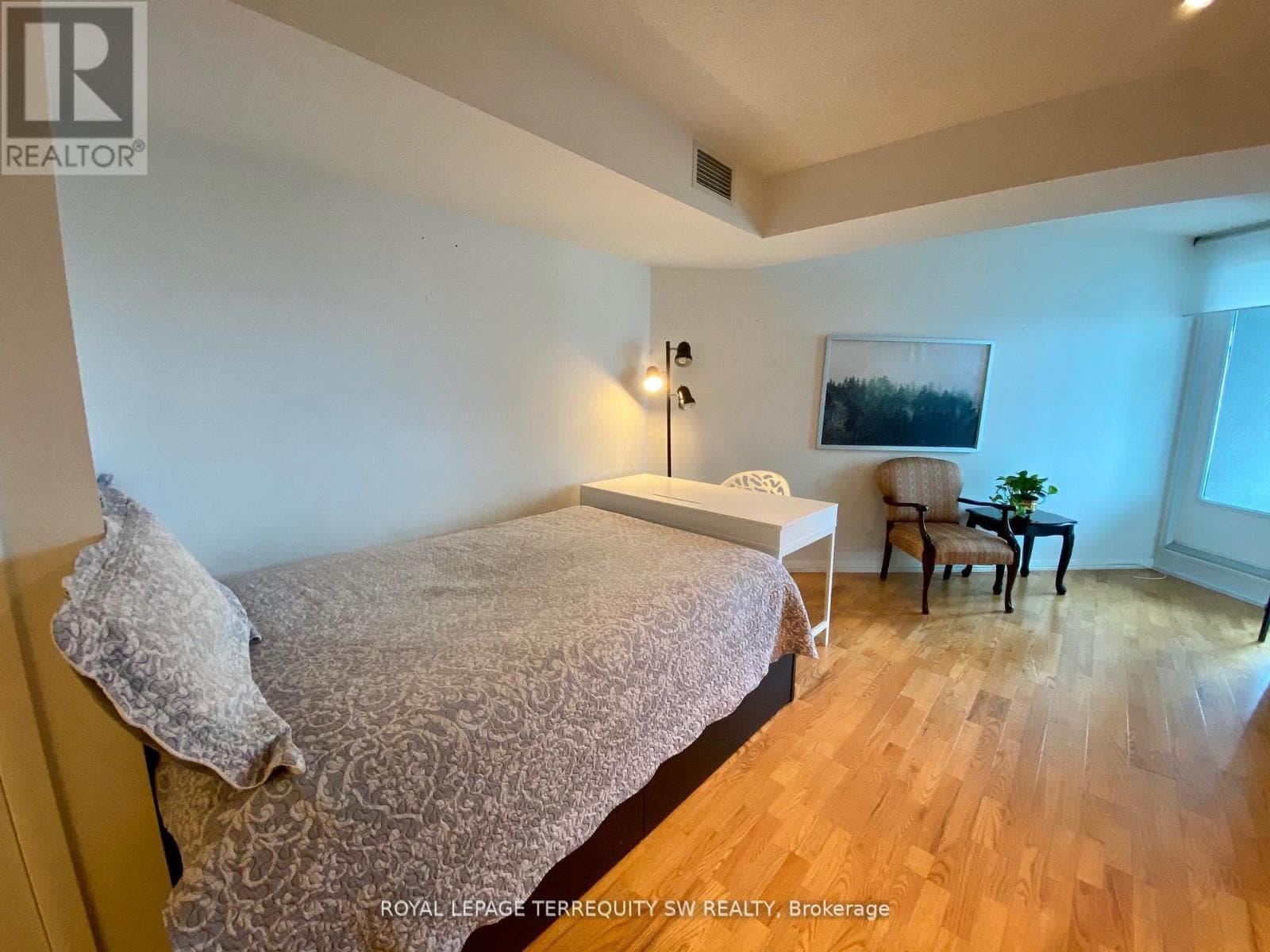 Single Family at 1458- 209 Fort York Boulevard, Toronto (Niagara), Ontario - Photo 6 - RE/MAX Garden City Realty