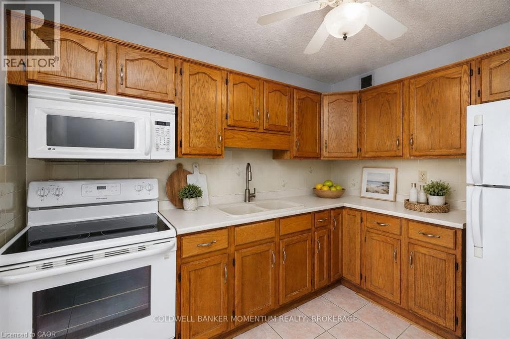 Single Family at 1002- 365 GENEVA Street, St. Catharines, Ontario - Photo 9 - RE/MAX Garden City Realty
