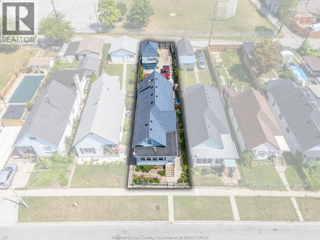 Single Family at 516 Langlois, Windsor, Ontario - Photo 4 - RE/MAX Garden City Realty