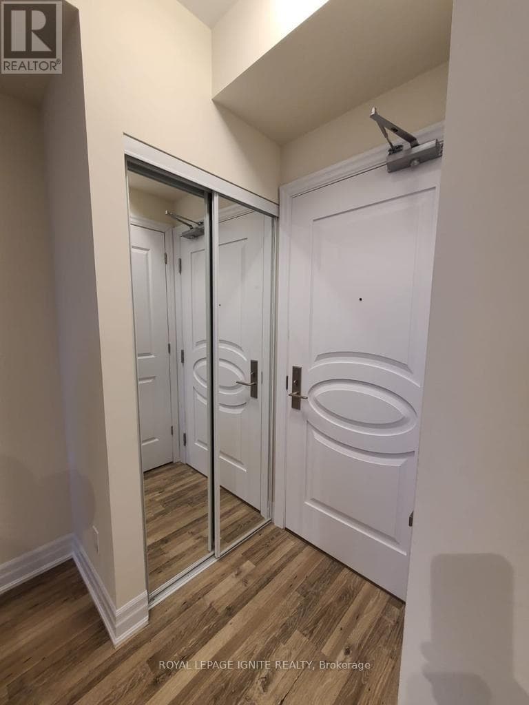Single Family at 1211- 9085 Jane Street, Vaughan (Concord), Ontario - Photo 4 - RE/MAX Garden City Realty