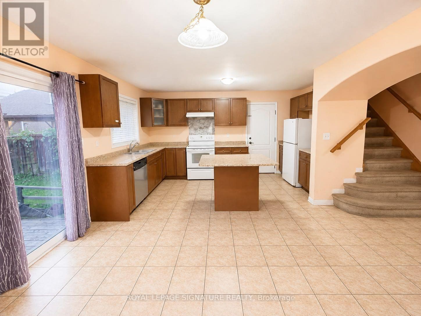 Single Family at Upper- 10 Bonavista Drive, Brampton (Credit Valley), Ontario - Photo 3 - RE/MAX Garden City Realty