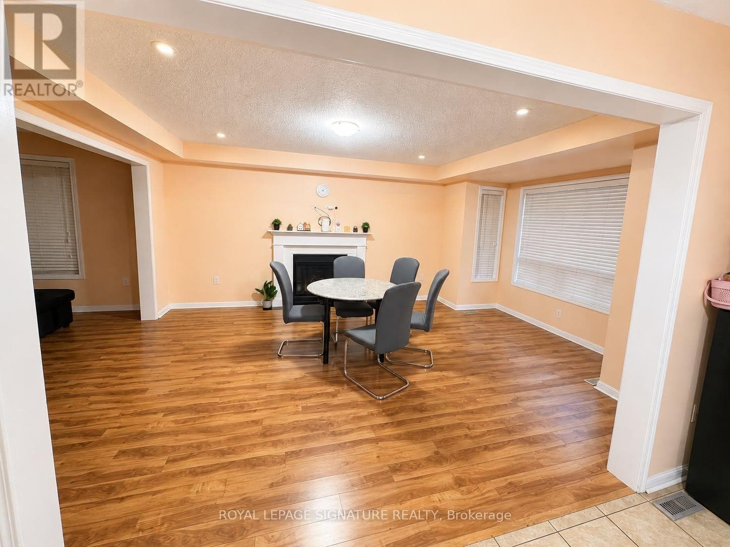 Single Family at Upper- 10 Bonavista Drive, Brampton (Credit Valley), Ontario - Photo 4 - RE/MAX Garden City Realty