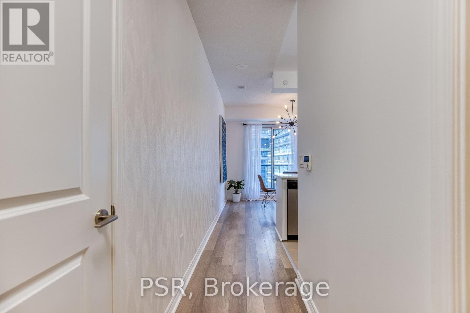 Single Family at 905- 39 Annie Craig Avenue, Toronto (Mimico), Ontario - Photo 3 - RE/MAX Garden City Realty
