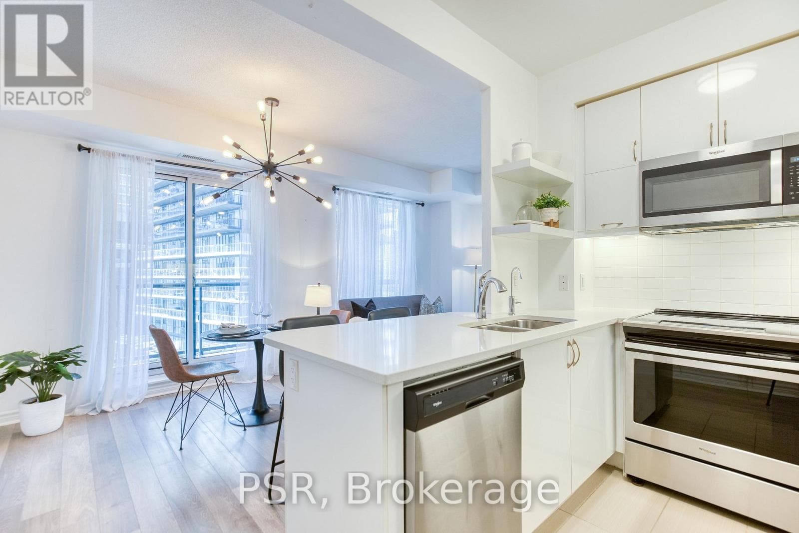 Single Family at 905- 39 Annie Craig Avenue, Toronto (Mimico), Ontario - Photo 4 - RE/MAX Garden City Realty