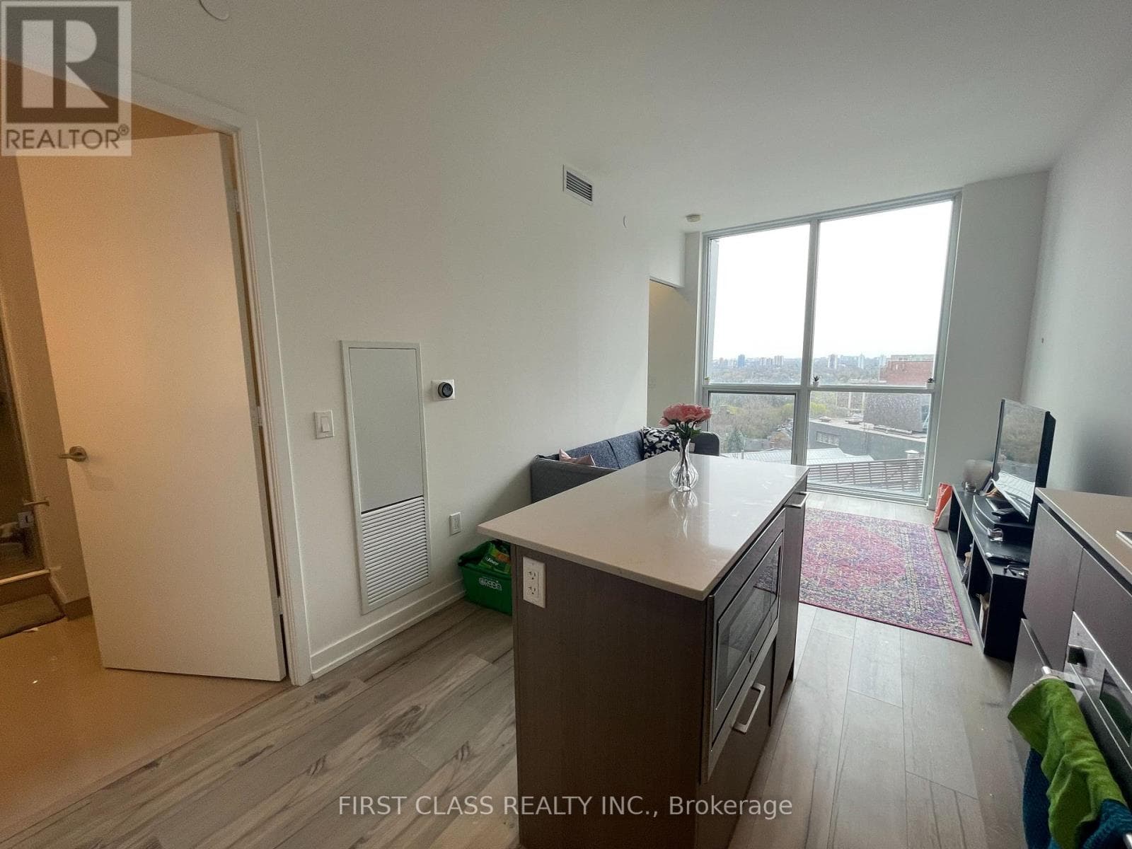 Single Family at 1410- 1 Yorkville Avenue, Toronto (Annex), Ontario - Photo 7 - RE/MAX Garden City Realty