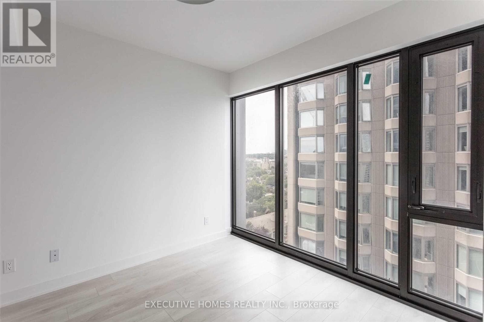 Single Family at 2201- 188 Cumberland Street, Toronto (Annex), Ontario - Photo 6 - RE/MAX Garden City Realty