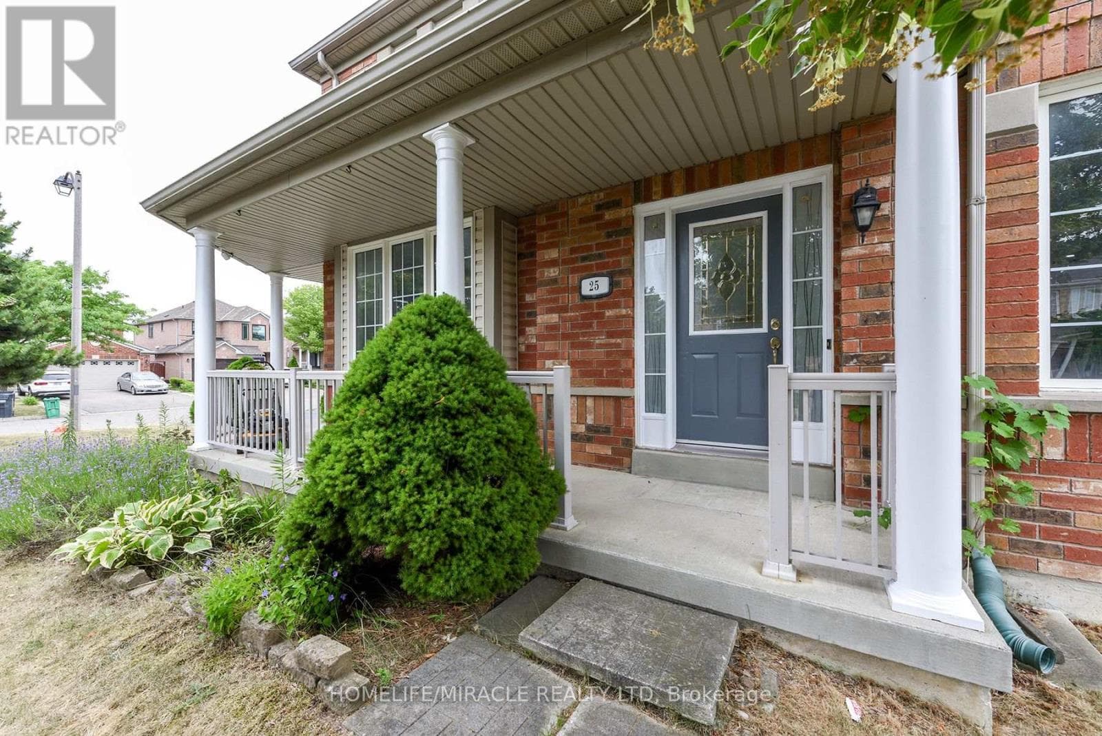 Single Family at 25 Blackcherry Lane, Brampton (Sandringham-Wellington), Ontario - Photo 3 - RE/MAX Garden City Realty