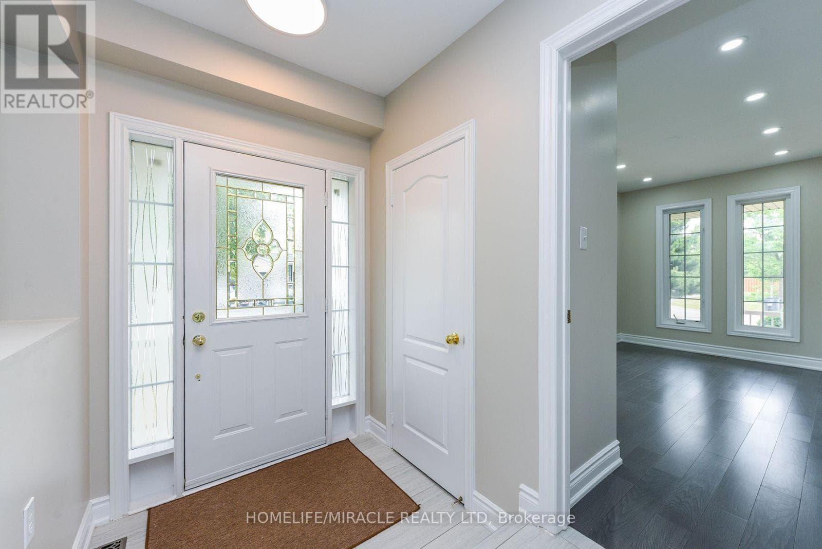 Single Family at 25 Blackcherry Lane, Brampton (Sandringham-Wellington), Ontario - Photo 4 - RE/MAX Garden City Realty