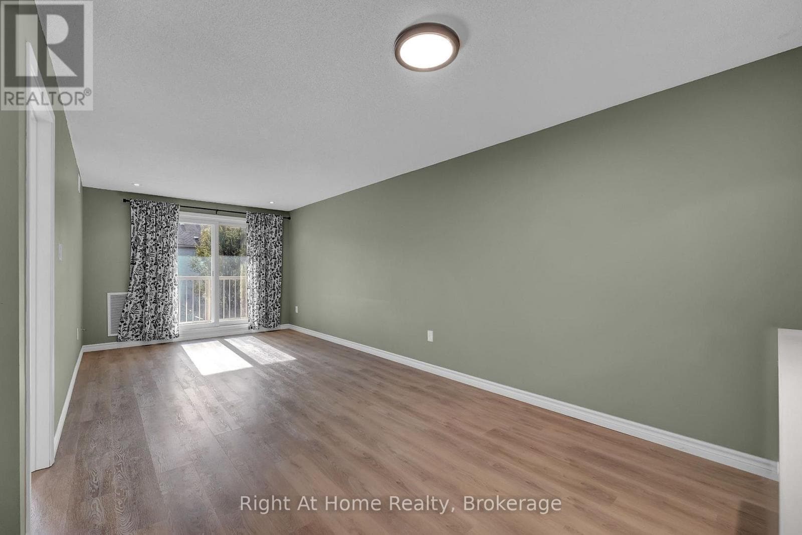Single Family at 2- 36 Petra Way, Whitby (Pringle Creek), Ontario - Photo 10 - RE/MAX Garden City Realty