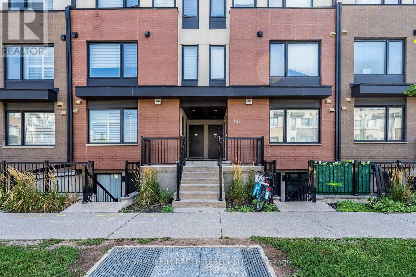 8- 161 William Duncan Road