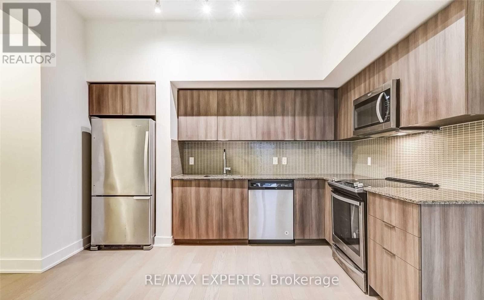 Single Family at 450- 20 Shore Breeze Drive, Toronto (Mimico), Ontario - Photo 10 - RE/MAX Garden City Realty
