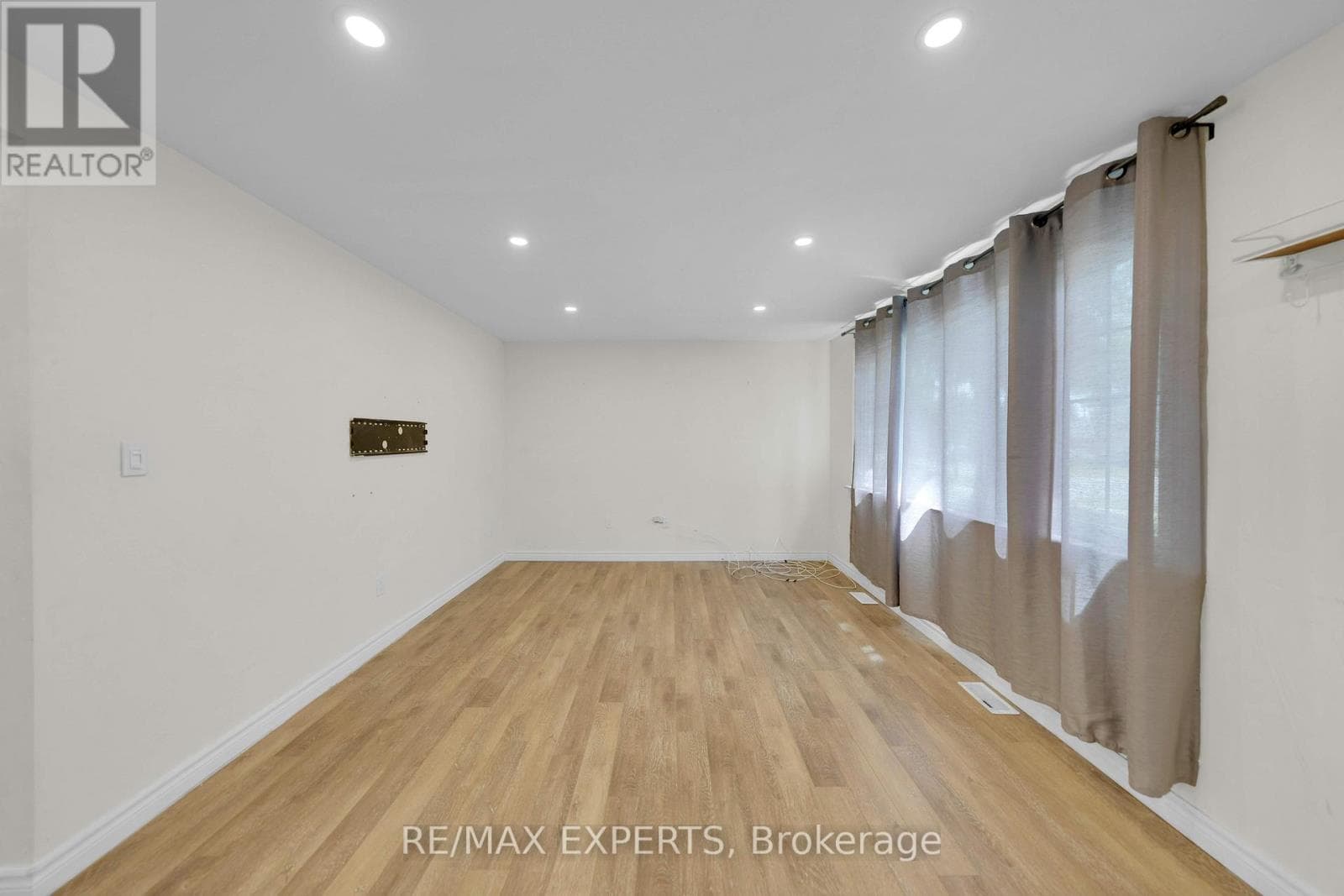 Single Family at Main- 92 Tupper Street, New Tecumseth (Alliston), Ontario - Photo 10 - RE/MAX Garden City Realty