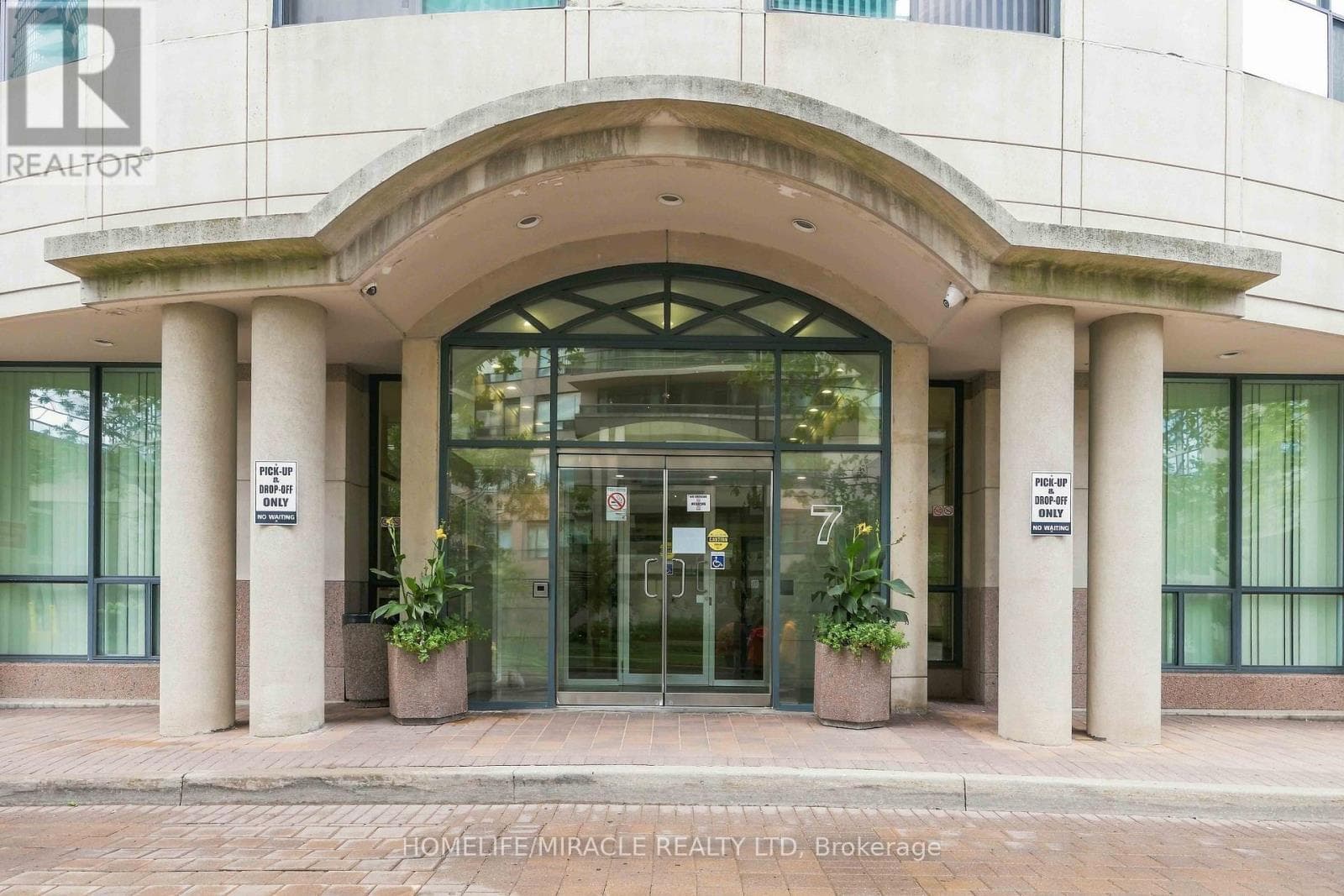 1010- 7 Lorraine Drive