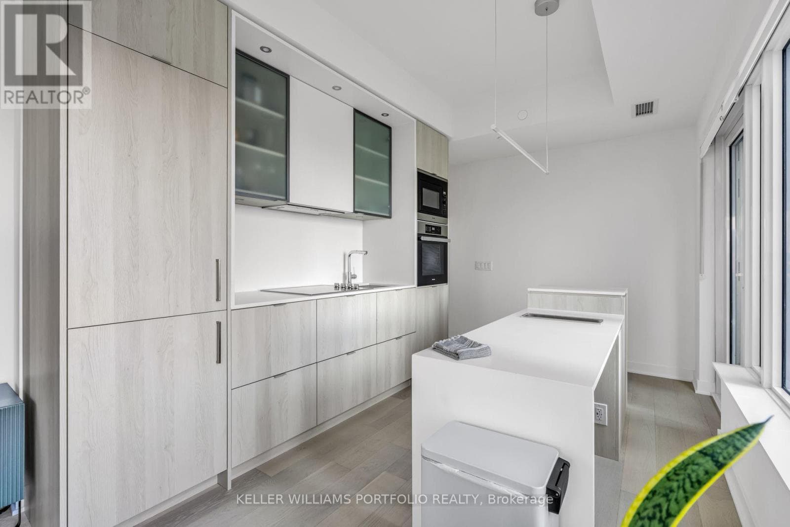 Single Family at 2709- 11 Yorkville Avenue, Toronto (Annex), Ontario - Photo 6 - RE/MAX Garden City Realty