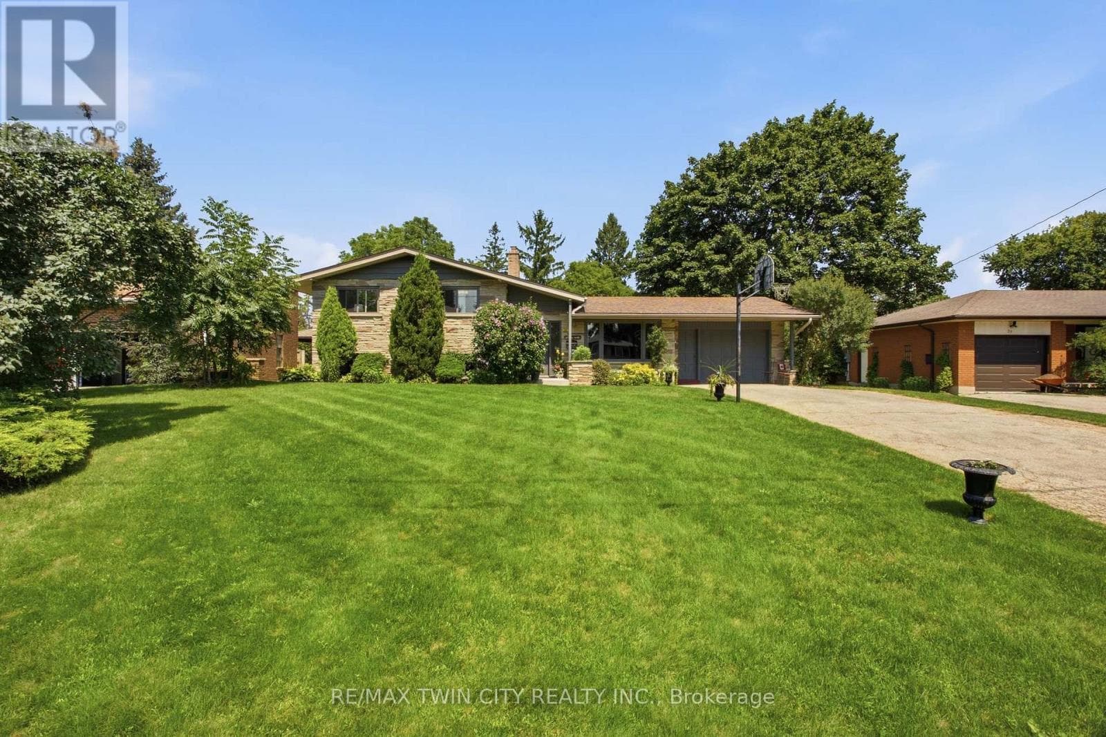 28 Alice Crescent