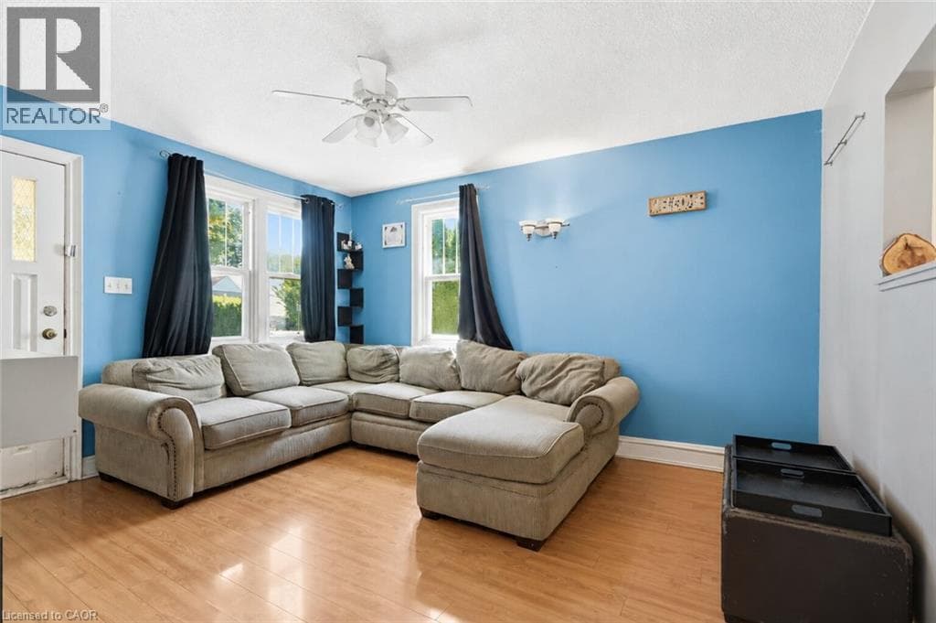 Single Family at 13 PRESTWICK Avenue, St. Catharines, Ontario - Photo 5 - RE/MAX Garden City Realty