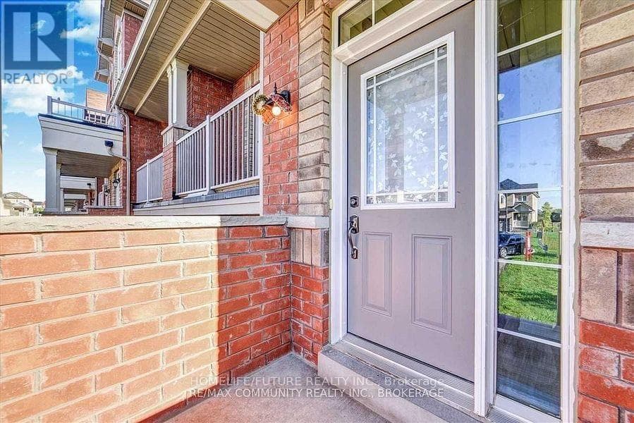 Single Family at 84 Wimbledon Court, Whitby (Williamsburg), Ontario - Photo 2 - RE/MAX Garden City Realty