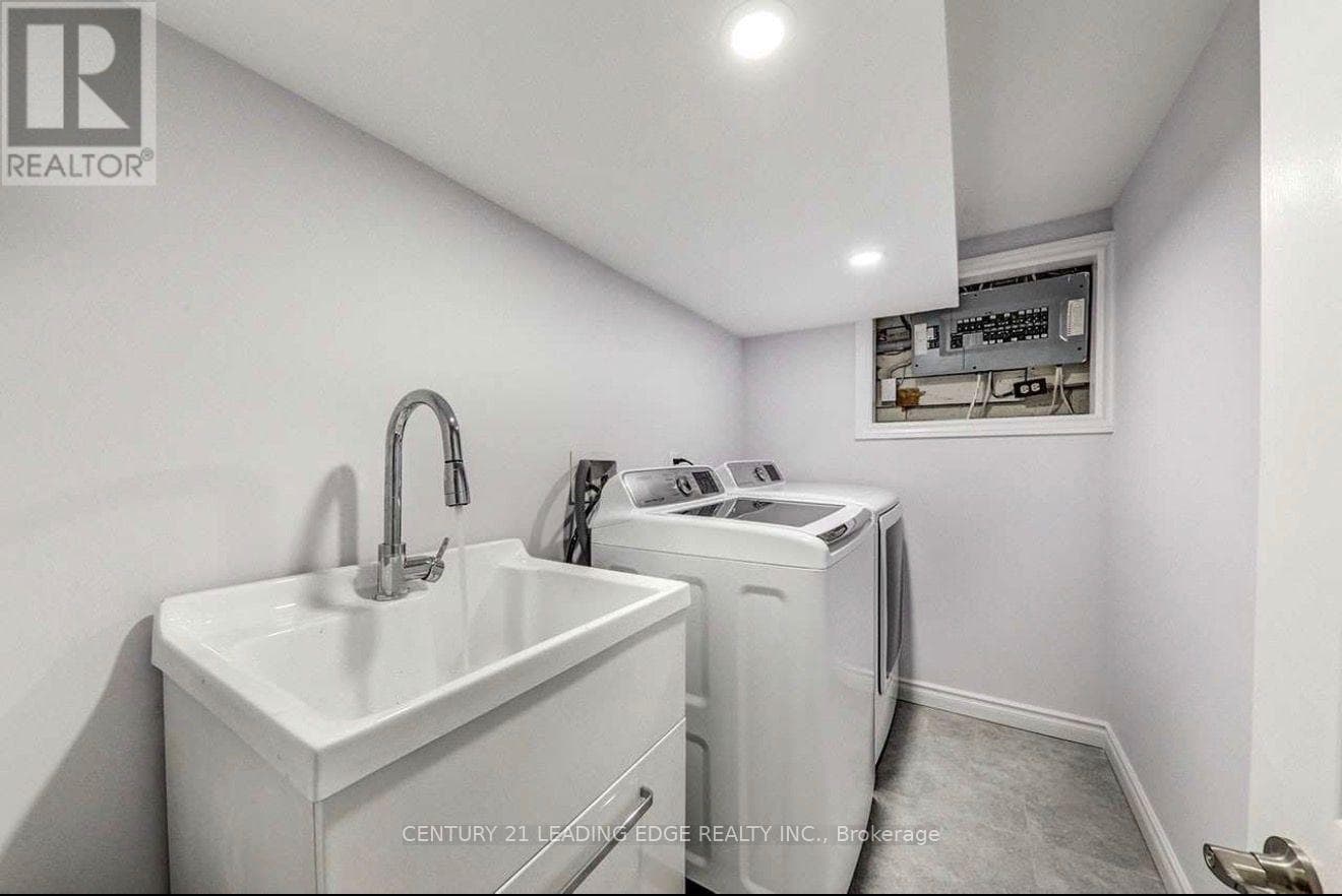 Single Family at 301 Rossland Road, Whitby (Williamsburg), Ontario - Photo 4 - RE/MAX Garden City Realty