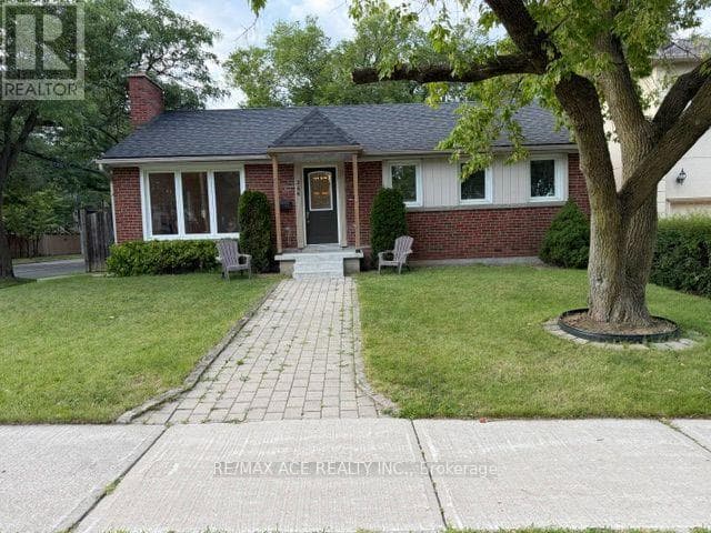 Single Family at Main- 246 Horsham Avenue, Toronto (Willowdale West), Ontario - Photo 2 - RE/MAX Garden City Realty