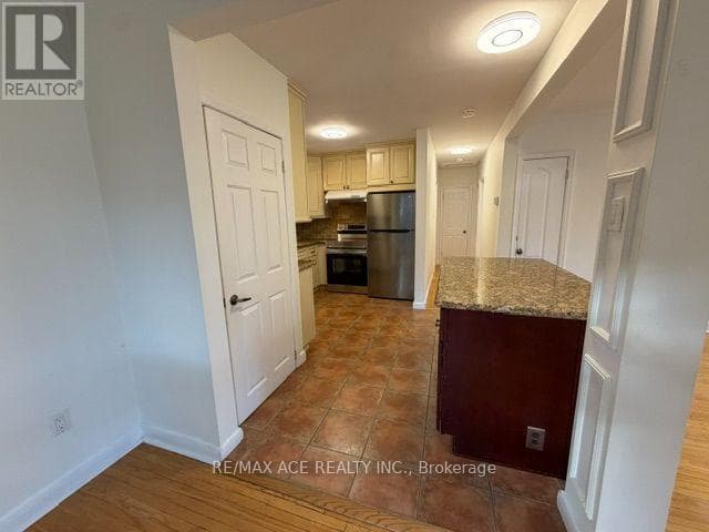 Single Family at Main- 246 Horsham Avenue, Toronto (Willowdale West), Ontario - Photo 5 - RE/MAX Garden City Realty